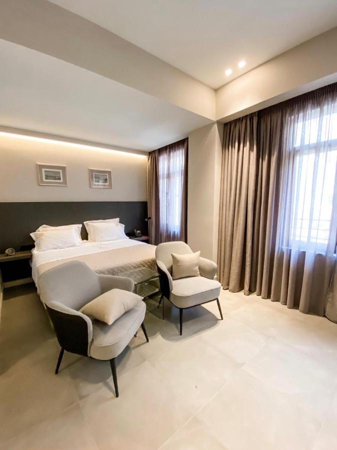 Royalty Hotel Athens Ngoại thất bức ảnh