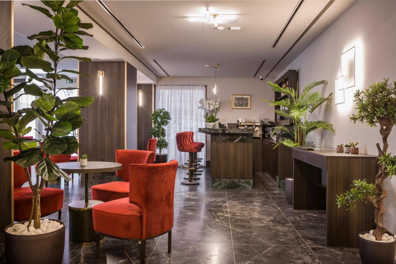 Royalty Hotel Athens Ngoại thất bức ảnh
