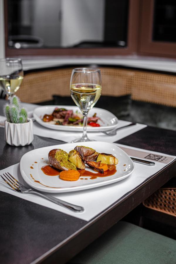 Royalty Hotel Athens Ngoại thất bức ảnh